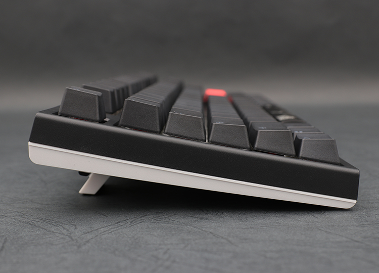 The new bezel design shares a similar sleek frame as it’s predecessor, but the One 2 incorporates dual colors on the bezel to match all varieties of keycap colorways.