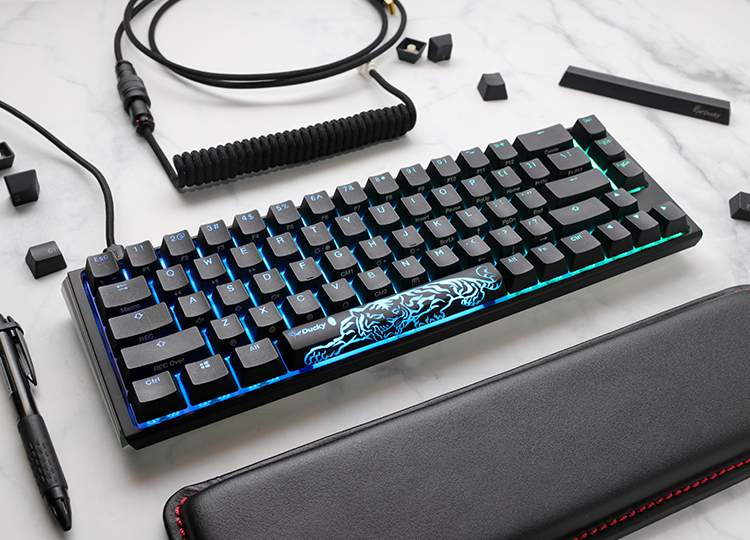 Personalize your keyboard with effects built into the keyboard. Change brightness, speed, and color and make your keyboard shine with your very own style.