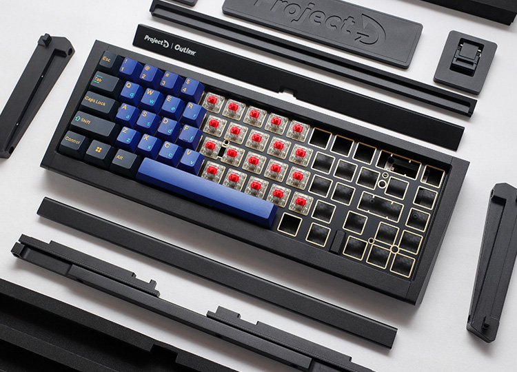 Upon receiving the Outlaw product, users will find all the Outlaw components in the keyboard package, and they will need to assemble the keyboard from scratch.